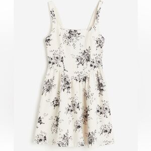 H&M Linen Blend Flared Skirt Floral Dress
Size Large, runs big